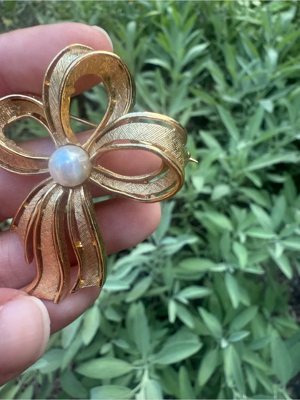 VTG 1960’s crown trifari brooch